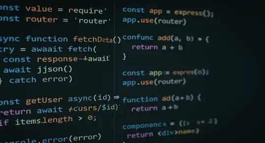 Codezeilen in verschiedenen Programmiersprachen auf dunklem Hintergrund.